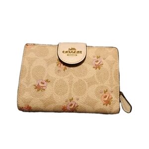 100% Authentic Coach Medium Corner Zip Wallet